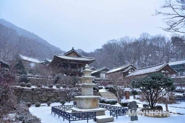 ▲ ‘2019-2020 한국관광 100선’에 오른 영주 부석사의 설경. (사진=내외뉴스 자료실)