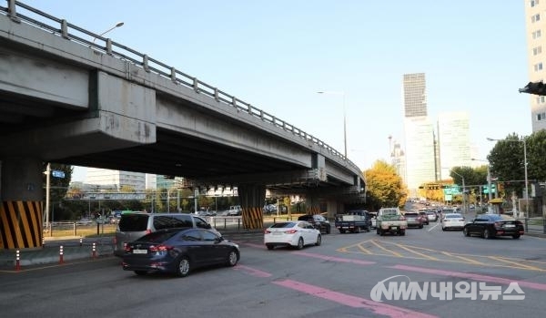 서울시는 미세먼지 저감대책의 제도적 기반이 되는 ‘미세먼지 저감 및 관리에 관한 조례’를 3일자로 공포하고, 오는 2월 15일부터 시행한다고 밝혔다. (사진=내외뉴스 자료실)