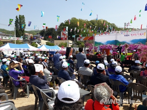 ▲4월 28일 상적동 옛골 마을에서 ‘제16회 청계산 철쭉 축제’가 열린다. -제15회 청계산 철쭉 축제 모습- (사진=성남구청 제공)