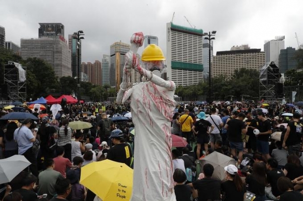 '우산혁명' 18일 시위는 최근 집회와 달리 시종일관 평화적으로 진행됐다.