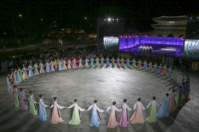 ▲지난해 열린 '종로 한복축제'의 '강강술래' 공연. (사진=종로구청)