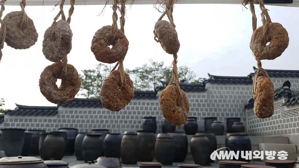 ▲경복궁에서 궁중 연회나 제례, 수라상에 쓰이던 장을 보관하던 장고를 10월 24일부터 28일까지 일반 관람객에게 개방하고 있다. (사진=최유진 기자)