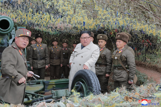 ▲ 김정은 북한 국무위원장이 서부전선에 위치한 창린도 방어대를 시찰했다고 조선중앙통신이 25일 보도했다.