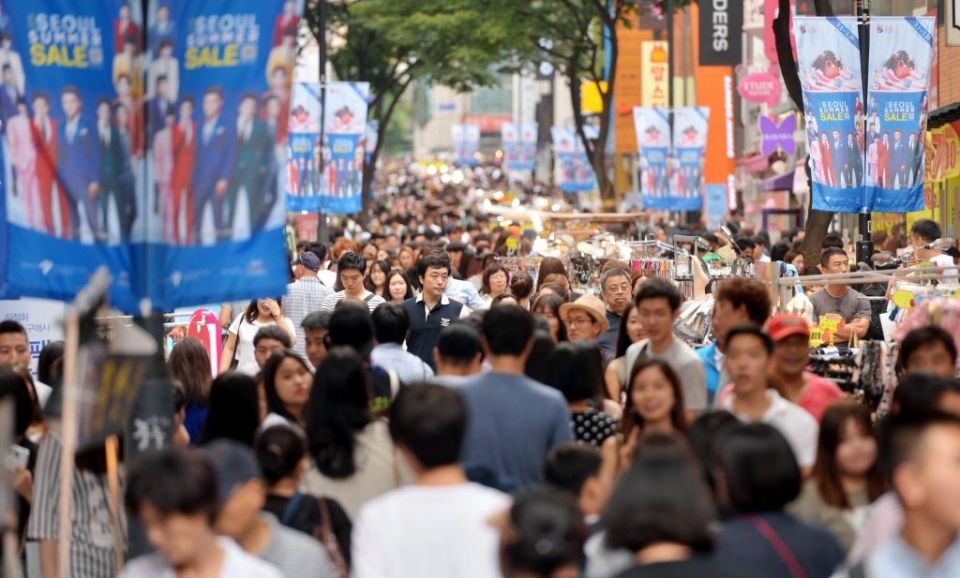 전문가들은 가계부채를 한국경제의 뇌관이라고 경고하고 있다. (사진=연합뉴스)