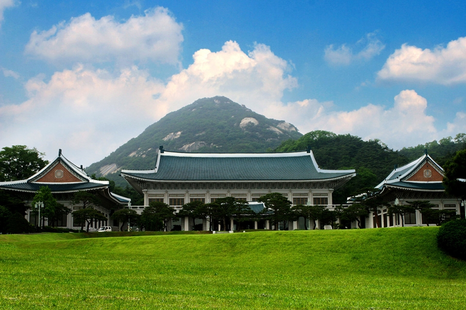 ▲ 24일 청와대는 수석·비서관급 인사를 단행했다. (사진=청와대)