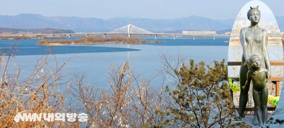 ▲ 공지천과 소양강 변에 설치된 많은 예술 작품을 감상하는 것도 춘천 여행의 즐거움 가운데 하나다. (사진=내외방송 정수남 기자)