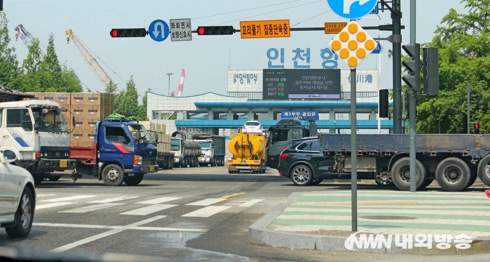 ▲ 평택항과 함께 수도권 수출입 항만인 인천항 3부두. 인천항 역시 올해 물동량이 예년보다 10% 정도 감소했다. (사진=내외방송 정수남 기자)