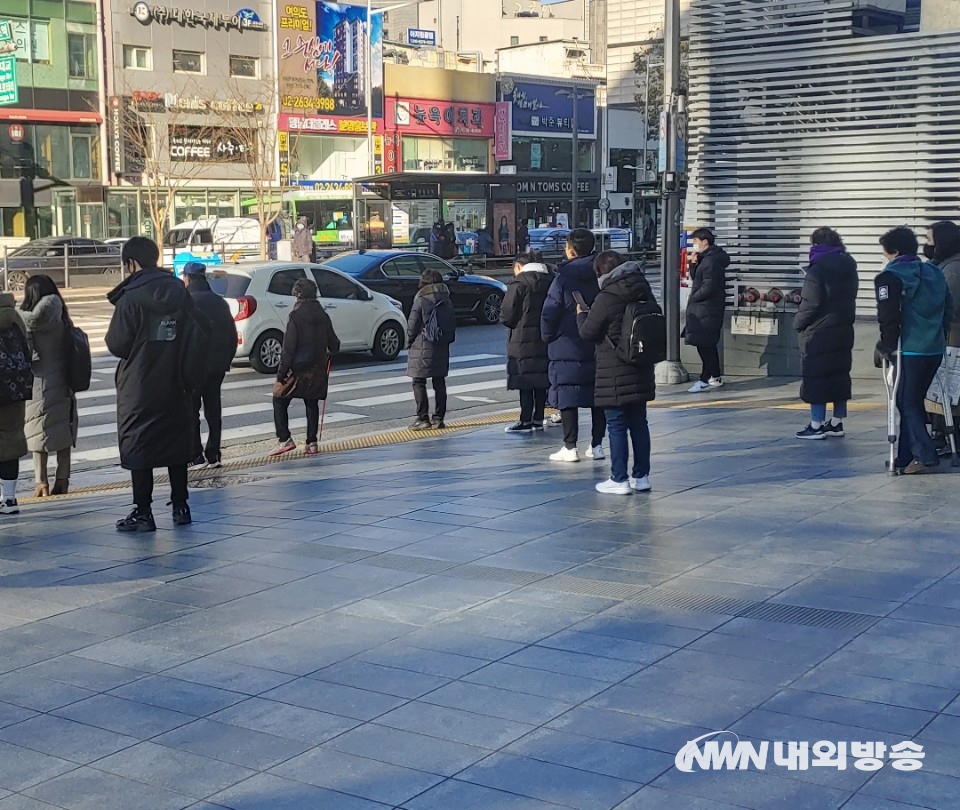 ▲ 영국발 코로나19 변이 바이러스 감염자가 2명 추가되면서 누적 5명이 됐다. (사진=내외방송 이지선 기자)