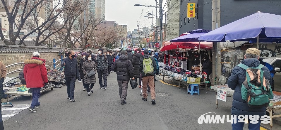 ▲ 지하철 동묘앞역 근교에 있는 '동묘구제거리' (사진=내외방송 이지선 기자)