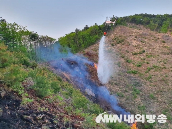 ▲ 산불진화 현장사진(사진제공=홍천군 제공)