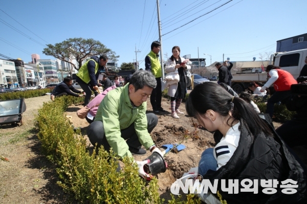 ▲ 포항시는 2016년부터 ‘포항 그린웨이(GreenWay) 프로젝트’를 추진하며 나무심기와 도시숲 조성에 많은 노력을 기울이고 있다. (사진=포항시 제공)