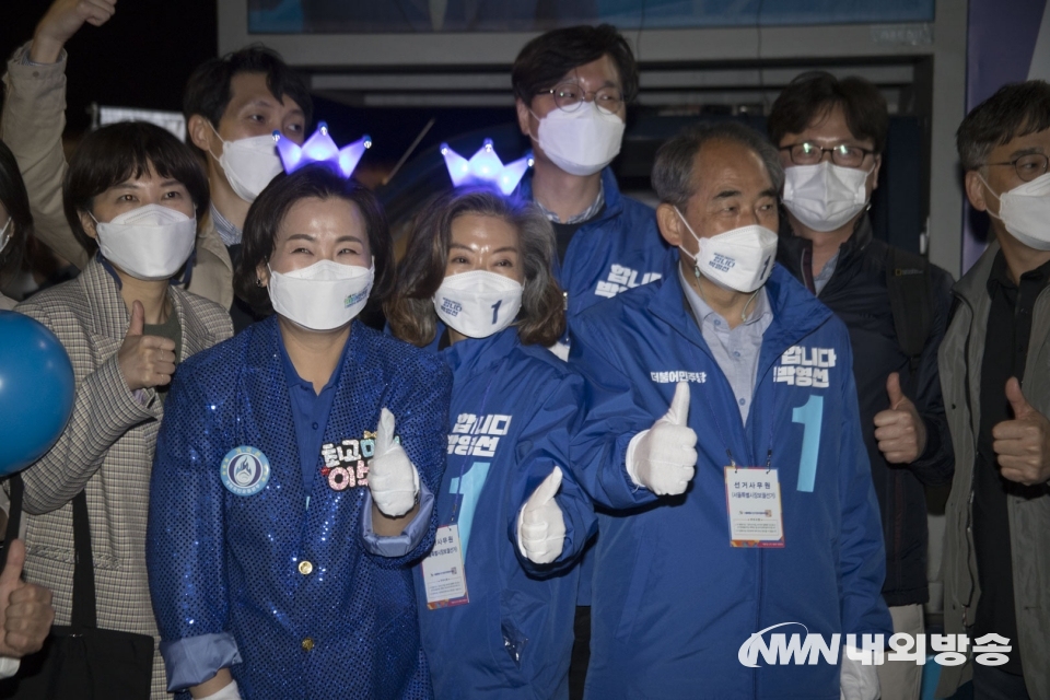 ▲ 박영선 캠프의 의원들도 마지막 유세에 동참했다.
