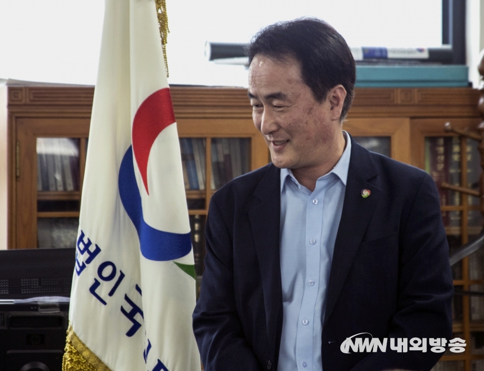 ▲ 행사 사회 진행하고 있는 사무총장 이문배 이사 2021.06.02. 사단법인 국민통합 서울 당산동 본부 (사진=이상현 촬영기자)