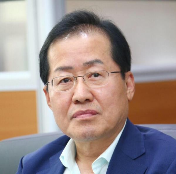 ▲ 24일 국민의힘에 복당한 홍준표 의원.(사진=홍준표 의원 페이스북)
