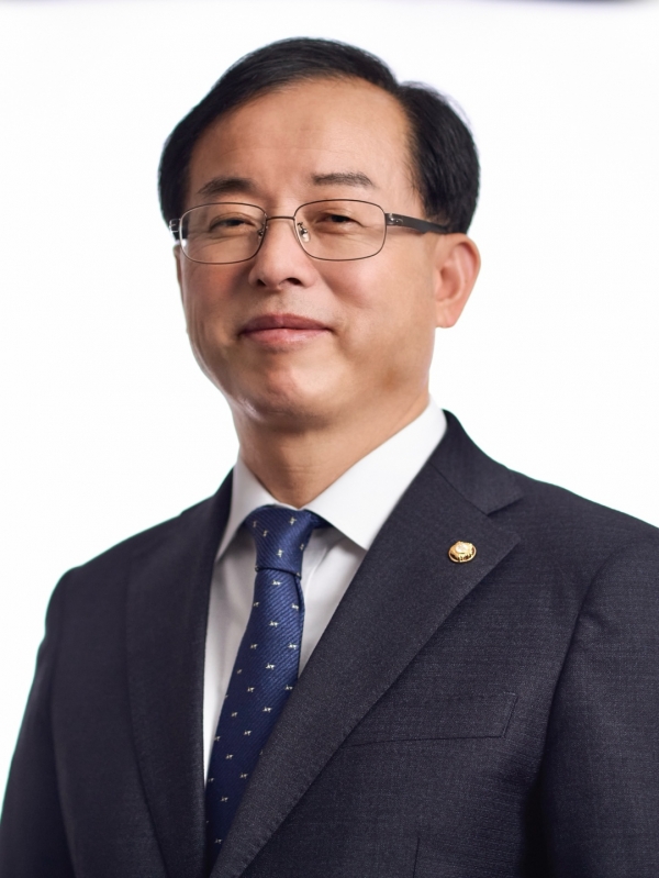 ▲ 더불어민주당 김경만 의원은 지난 23일 대기업의 중소기업에 대한 기술탈취 근절을 위한 대·중소기업 상생협력 촉진에 관한 법률 개정안이 소관 위원회 대안으로 반영되어 국회 본회의를 통과했다고 밝혔다. (사진=더불어민주당)