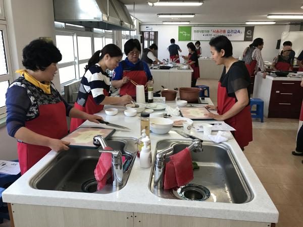 ▲ 식용곤충 요리교육