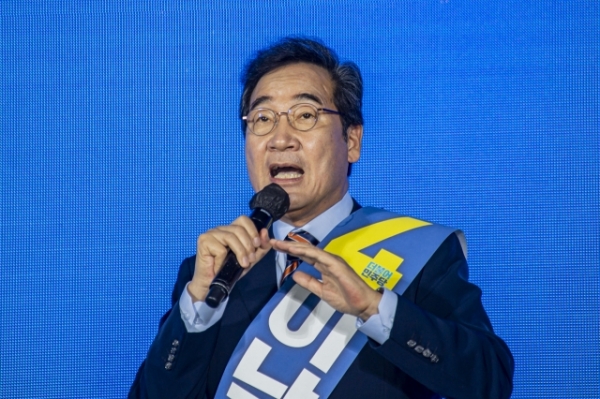 ▲ 더불어민주당 이낙연 대선 경선 후보가 25일 오후 광주 서구 김대중컨벤션센터에서 열린 광주·전남 지역경선 합동연설회에서 정견발표하고 있다. (사진=연합뉴스)