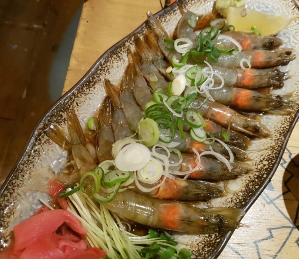 ▲ ▲ 새우의 단맛과 간장의 감칠맛이 더해진 극강의 맛 밥 도둑 '새우장' (사진=박인숙 기자)