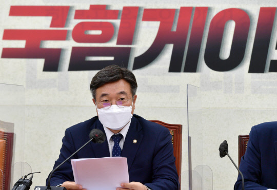 ▲ 윤호중 더불어주당 원내대표가 12일 국회에서 열린 국정감사 대책회의에서 발언하고 있다. (사진=국회사진기자단)