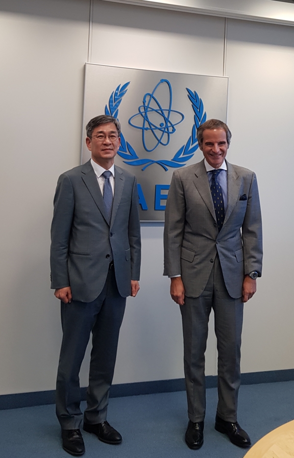 ▲ IAEA 사무총장 면담 사진 (사진=외교부 제공)