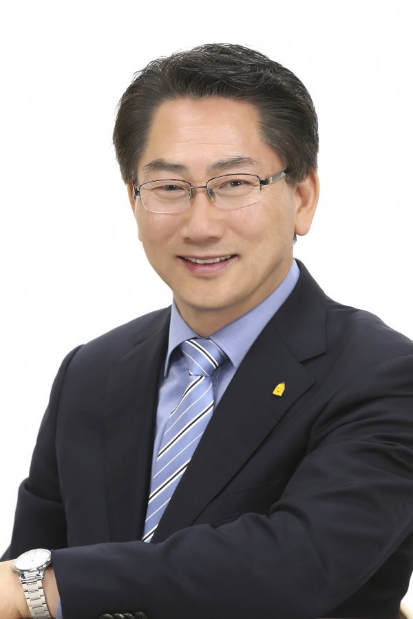 ▲ 김영종 종로구청장. 종로구는 구민 한명한명을 위한 맞춤형 서비스를 추진하고 있다. 이에 따른 일환으로 임신부를 배려한 '가사 돌봄 서비스'를 무료로 제공하고 있다고 22일 밝혔다. (사진=종로구청)