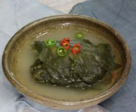 ▲ 소화를 돕고 피부미용에 좋은 '콩잎물김치' (사진=농촌진흥청 제공)