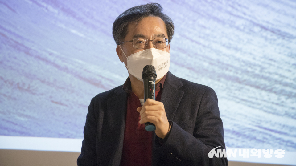 12일 김동연 새로운 물결 대선 예비후보가 서울 마포구 디벙커에서 '윈디캠프 크루미팅 새물결호 출항식'에 참석했다.