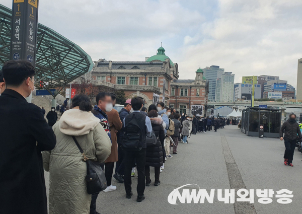 신규 확진자가 5817명을 기록했다. 신규 확진자가 늘어남에 따라 위중증 환자도 증가했다. 엿새째 800명대를 지속하고 있다. (사진=내외방송 DB)