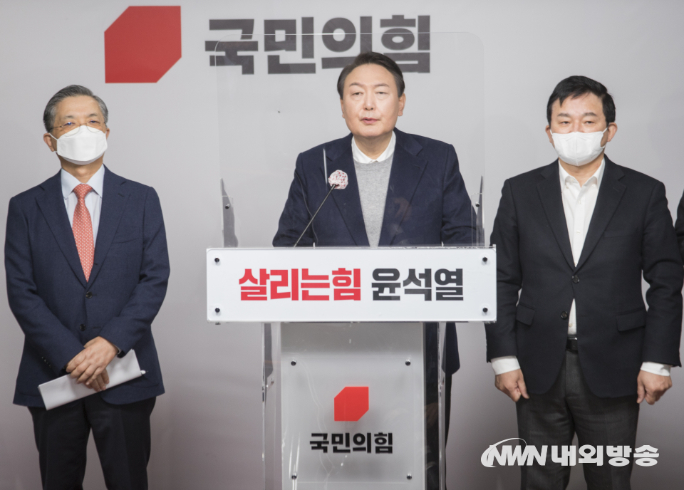 윤석열 국민의힘 대통령 후보가 6일 서울 여의도 국민의힘 중앙당사에서 '신도시 재정비' 정책 공약을 발표하고 있다. 2021.01.06. (사진=이상현 기자)