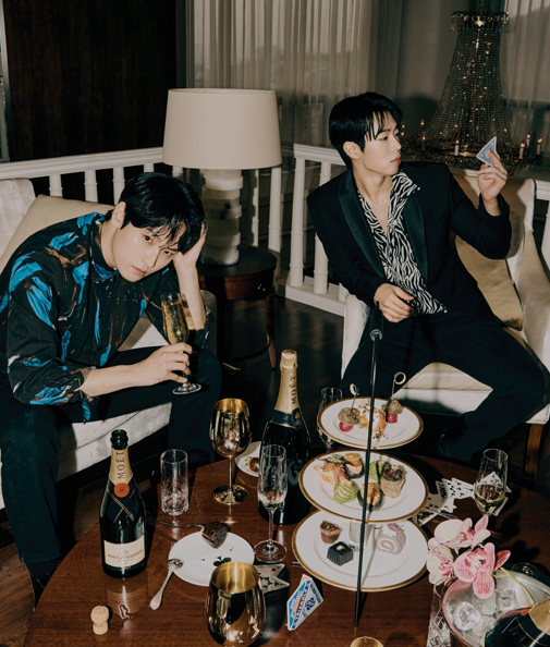 SF9 멤버 인성, 다원은 노블레스 맨 1~2월호에서 한껏 성숙하고 남다른 비주얼을 뽐냈다. (사진=FNC엔터테인먼트)