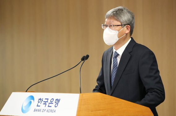 이성호 한국은행 경제통계국 금융통계부장이 11일 서울 세종대로 한국은행에서 2021년 11월 국제수지(잠정)의 주요 특징을 설명하고 있다. (사진=한국은행 제공)