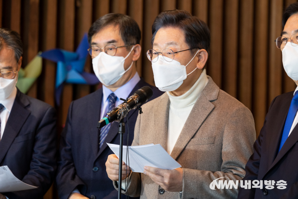 이재명 더불어민주당 대통령 후보가 14일 인천 중구 꿈베이커리에서 인천 관련 정책공약을 발표하고 있다. 2022.01.14. (사진=더불어민주당)