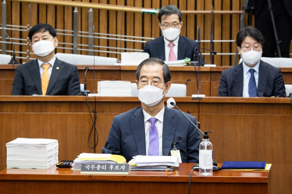 한덕수 국무총리 후보자가 지난 25일 국회에서 열린 인사청문회에 참석했으나, 더불어민주당과 정의당 의원들이 '보이콧'을 선언하면서 이날 인사청문회는 결국 파행됐다.(사진=연합뉴스)