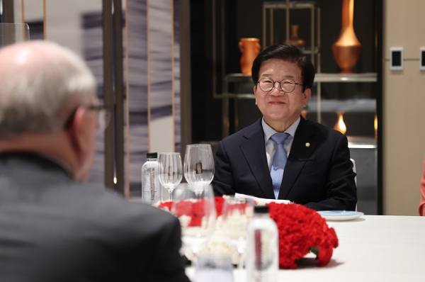 박 이장은 이날 한국이 추진중인 점진적·포괄적  한국의 지지를 당부했다.(사진=국회의장실)