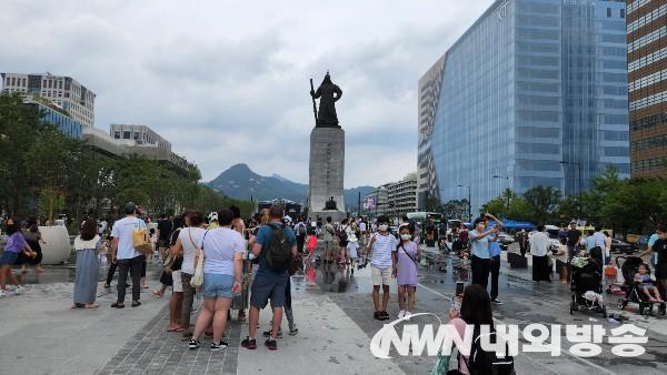 중앙방역대책본부는 20일 0시 기준으로 코로나19 확진자가 12만 9411명 늘어 누적 2212만 9387명을 기록했다고 밝혔다. (사진=정지원 기자)