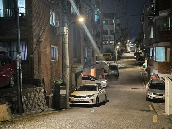 '스마트 보안등' 설치로 밝아진 수유3동 골목의 모습.(사진=강북구청)