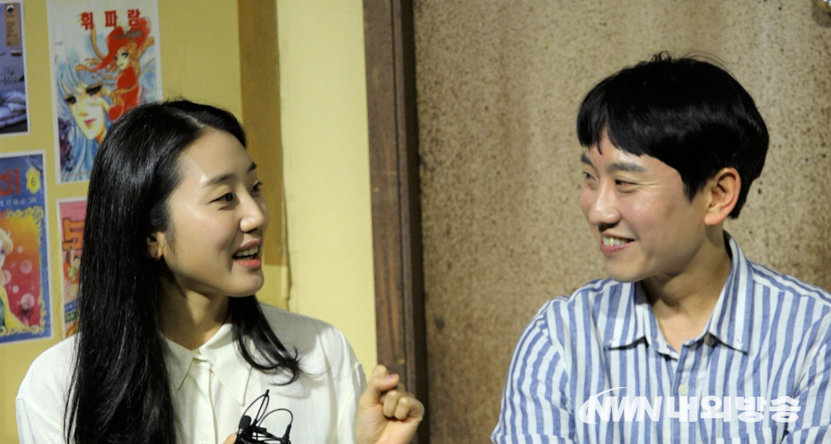 (왼쪽부터)연극 '망원동 브라더스'에서 열연을 펼치고 있는 이서경, 김준희 배우.2022.12.07.(사진=박용환 기자)