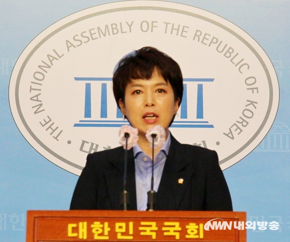 다만, 통합당 김은혜 대변인은 당이 발의한 14건의 민생 법안처리에 민주당이 적극 협조해야 한다고 주문했다. (사진=내외방송 정수남 기자)
