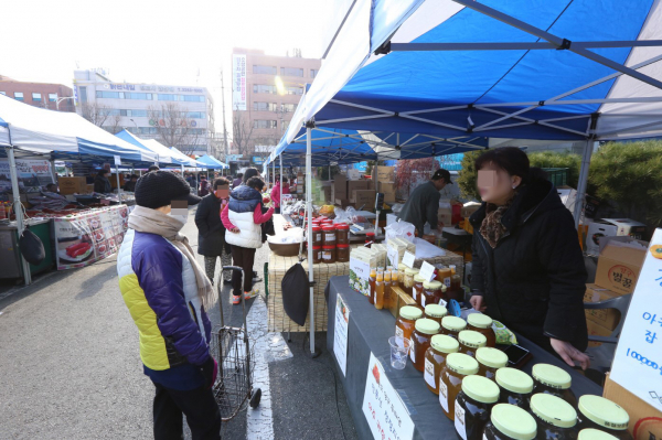 지난 2019년에 진행된 구로 한마당장터 설맞이 준비 행사 모습. (사진=구로구)