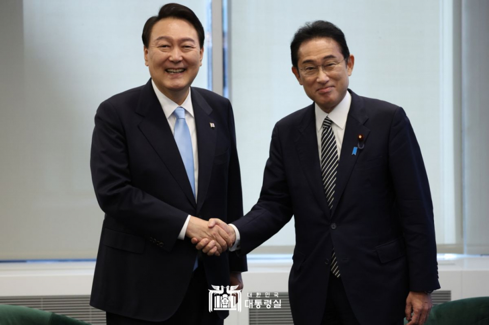 지난 2022년 9월 21일 UN총회 참석 차 방문한 뉴욕에서 약식 회담을 한 한일 정상(사진=대통령실)