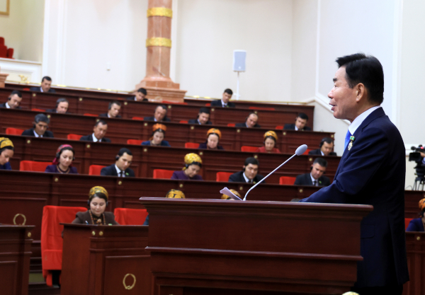 투르크메니스탄 국회에서 연설한 김진표 국회의장(사진=국회)