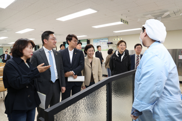 학생교육원 현장을 찾은 서울시의회 교육위원회 위원들. (사진=서울시의회)