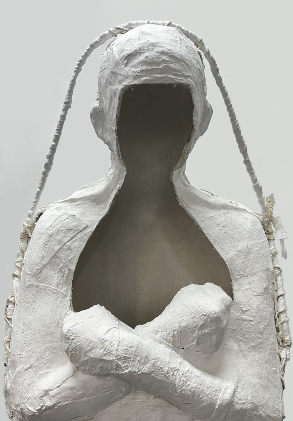 신부_이유성_2023, 석고붕대, 철사, 털실, 나무_184x44x40cm