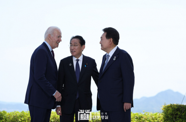 지난 5월 21일 일본 히로시마 G7 정상회의에서 만난 조 바이든 미국 대통령(좌), 기시다 후미오 일본 총리(중), 윤석열 대통령(우) (사진=대통령실)