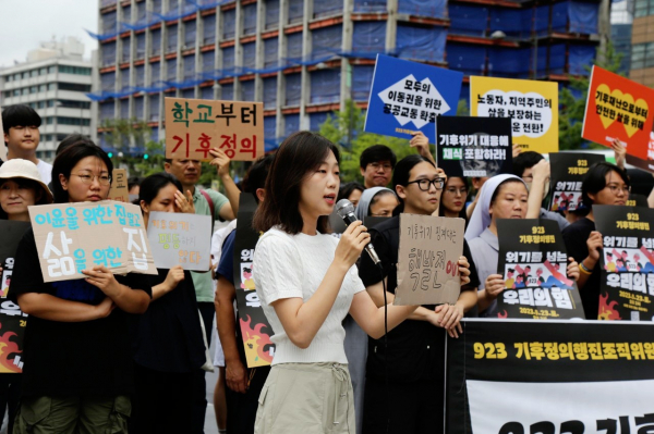 ▲ 기자회견에 참가한 활동가들은 “폭염·폭우 등 기후위기가 점점 심각해지고 있는데도 정부 대응은 무능하리만큼 안일하다”고 비판했다. ⓒ 이영일