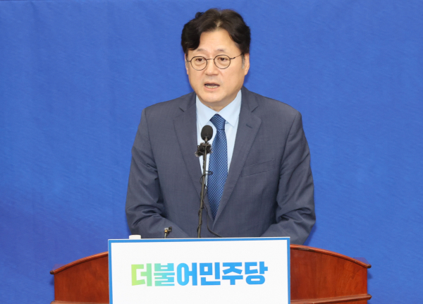 26일 민주당 새 원내대표로 선출된 '홍익표' 의원(사진=연합뉴스)