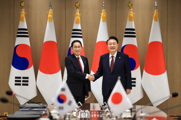 기시다 후미오 일본 총리(좌)와 회담을 진행한 윤석열 대통령(우) (사진=대통령실)