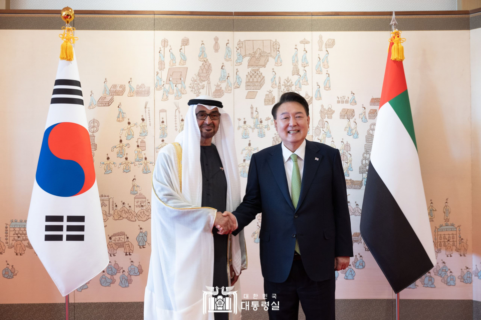 한-UAE 정상회담에 앞서 양 정상의 기념촬영(사진=대통령실)