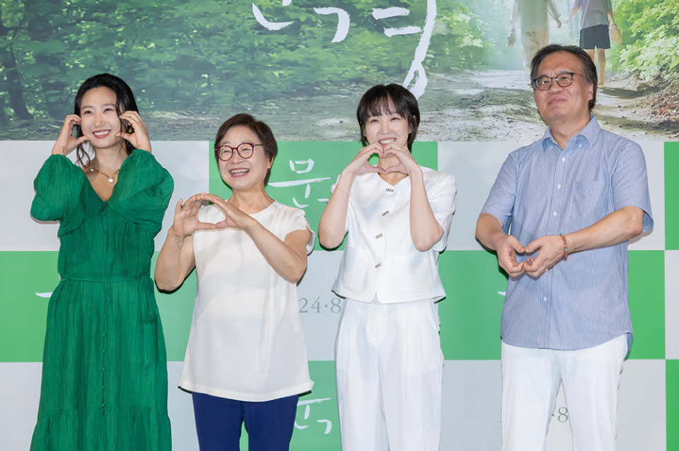 (왼쪽부터) 배우 류아벨, 최수민, 조재경, 신동일 감독. (사진=비아신픽처스)