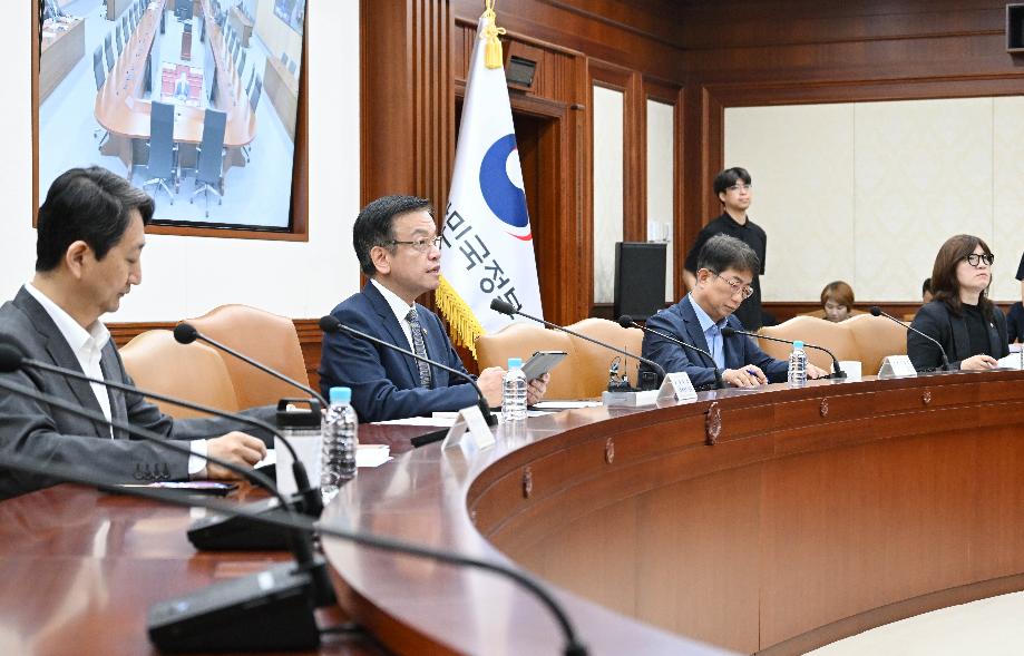 12일 진행된 경제장관회의(사진=기획재정부)